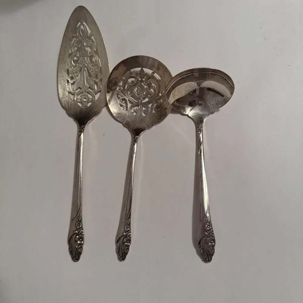 Community Stainless Set of 3 Serving Pieces Spoons Style Classic